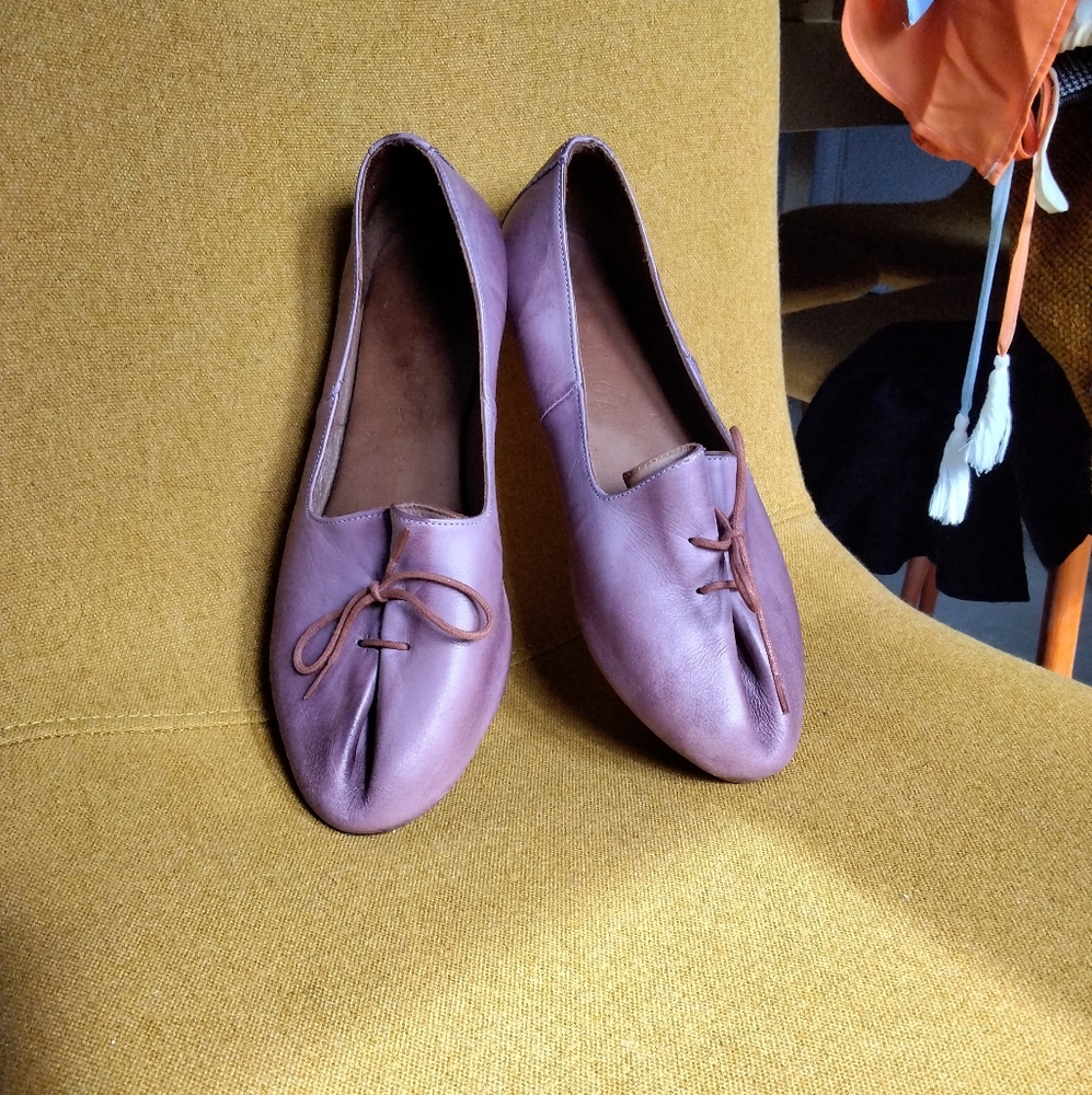Miz Moore leather flats